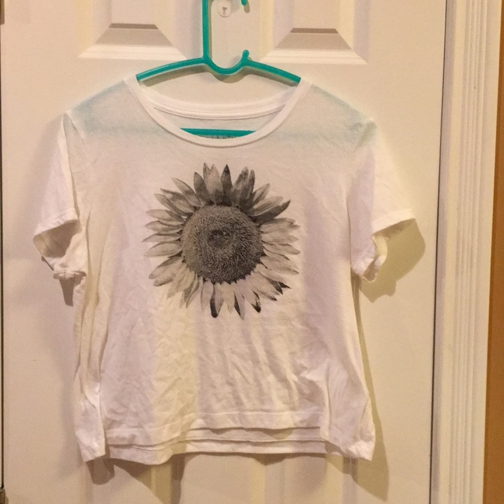 White cropped T-shirt